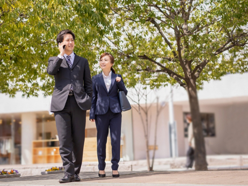 法人事業部